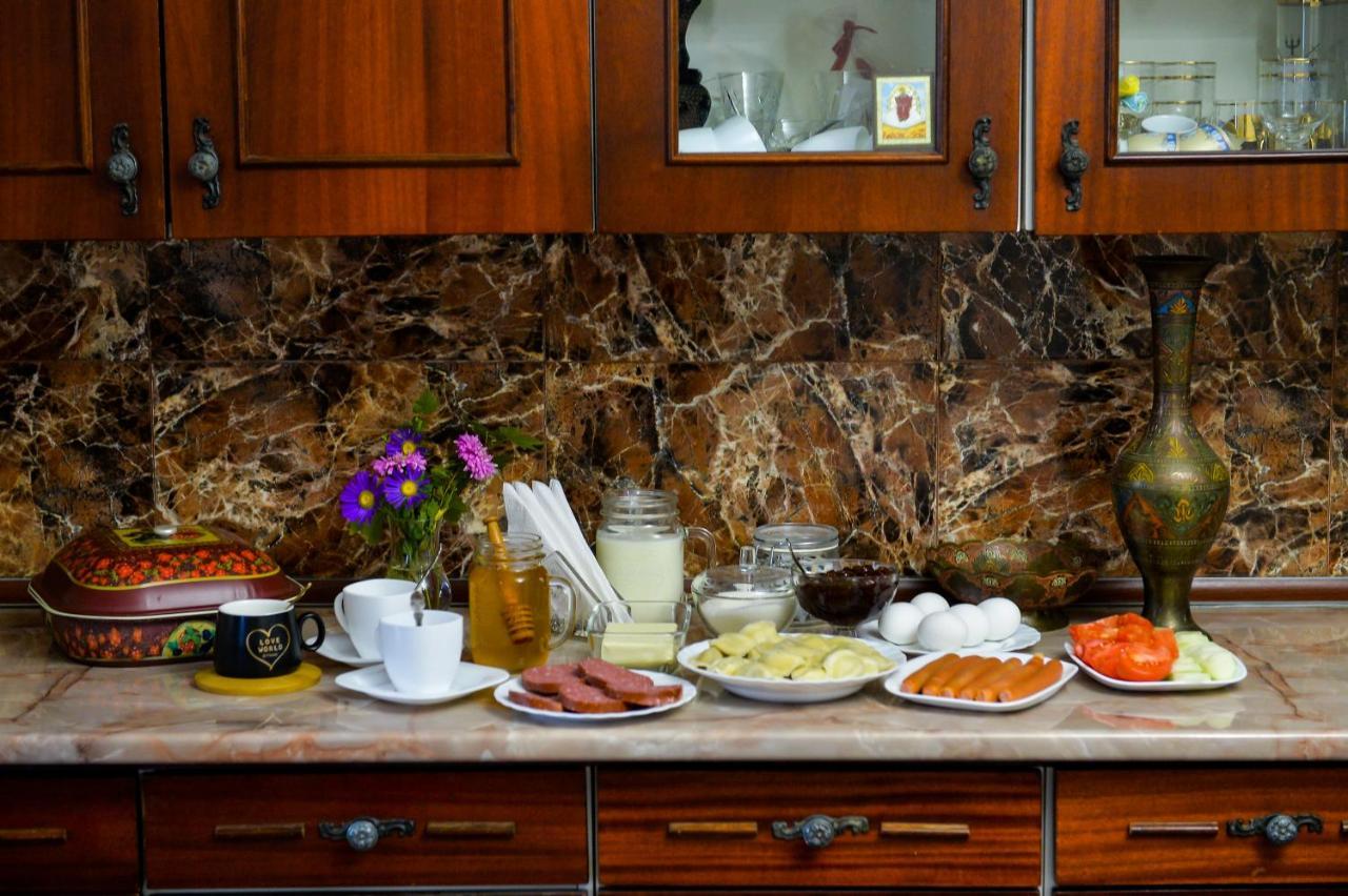 Gold Guest House Кутаїсі Екстер'єр фото