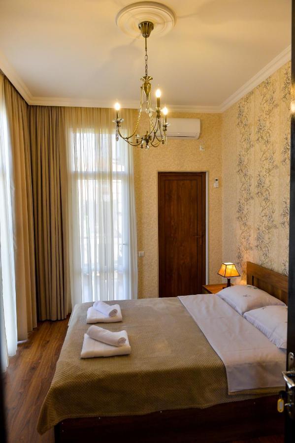 Gold Guest House Кутаїсі Екстер'єр фото