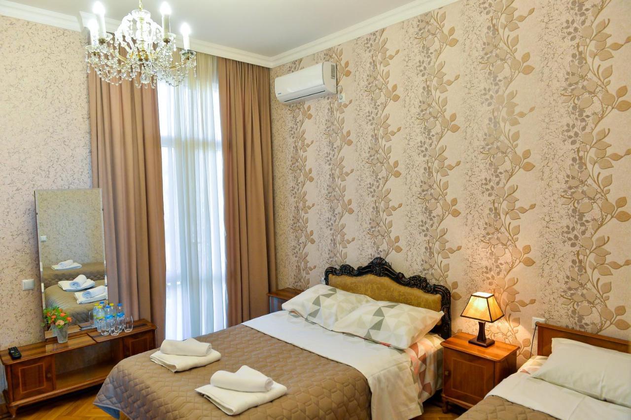 Gold Guest House Кутаїсі Екстер'єр фото
