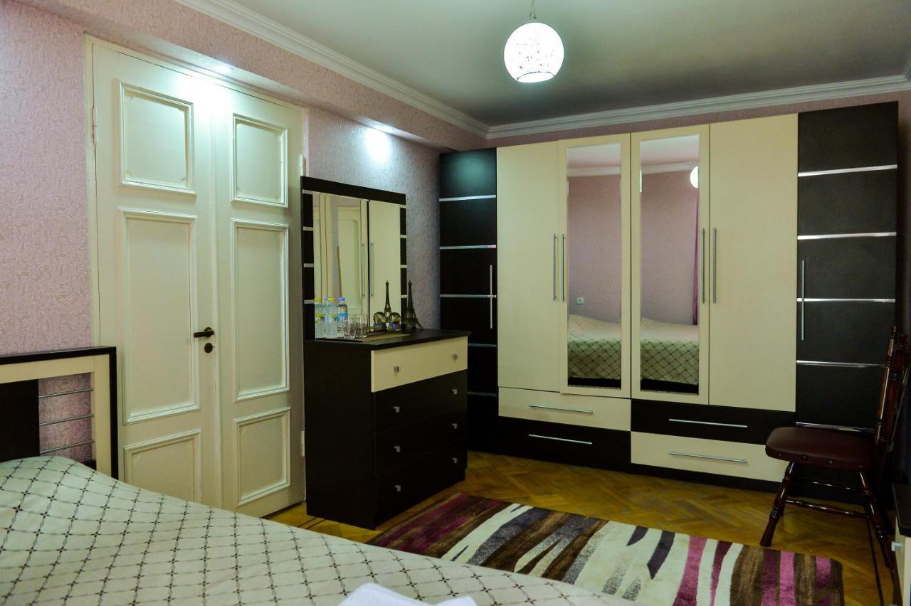 Gold Guest House Кутаїсі Екстер'єр фото