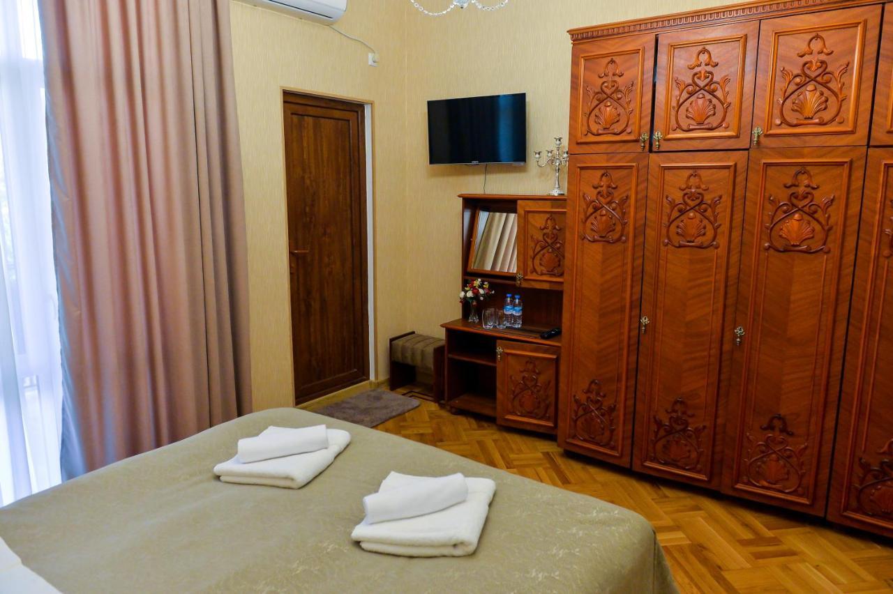 Gold Guest House Кутаїсі Екстер'єр фото